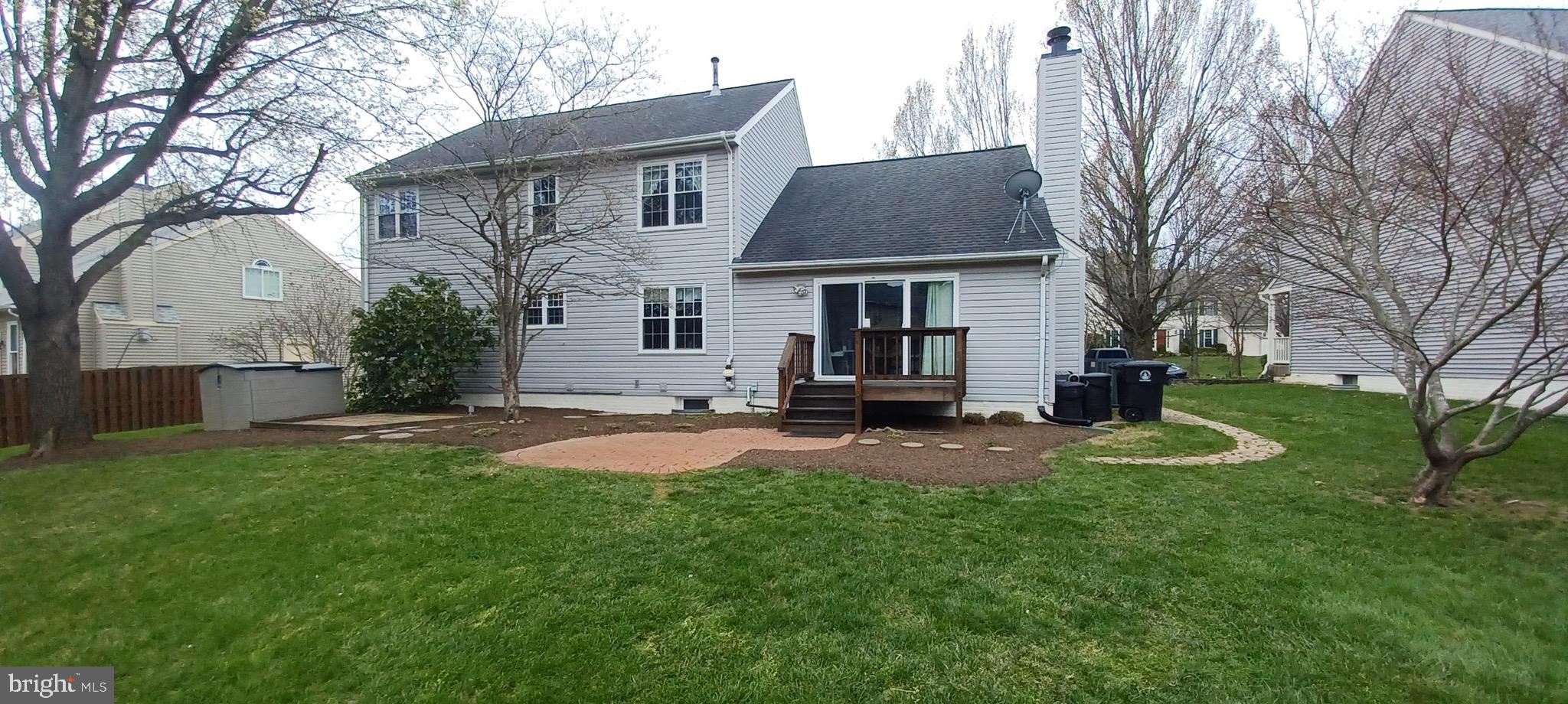 210 FOXBOROUGH DRIVE SW