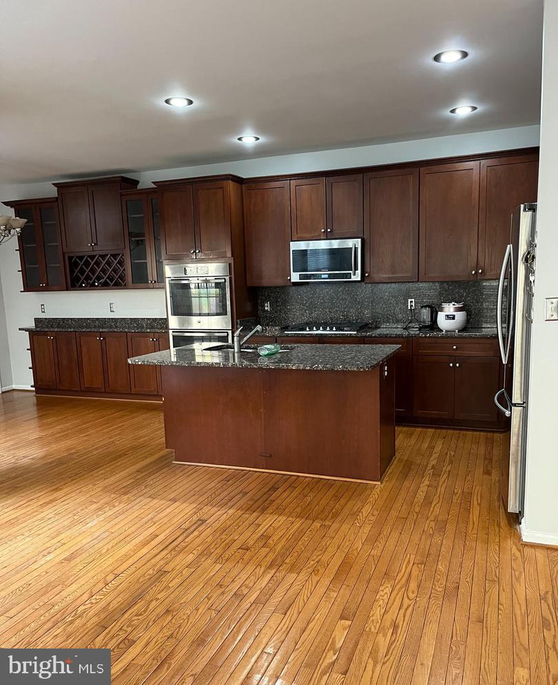 LORTON TOWN CNTR LANDBAY - Residential