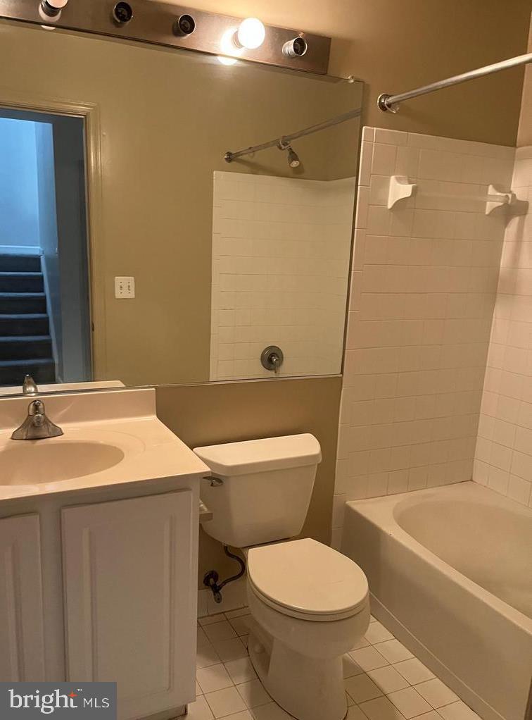 LORTON TOWN CNTR LANDBAY - Residential