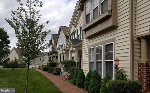 9163 Stone Garden, Lorton, VA MLS: VAFX2283038