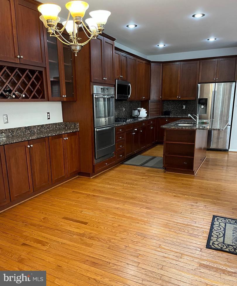 LORTON TOWN CNTR LANDBAY - Residential