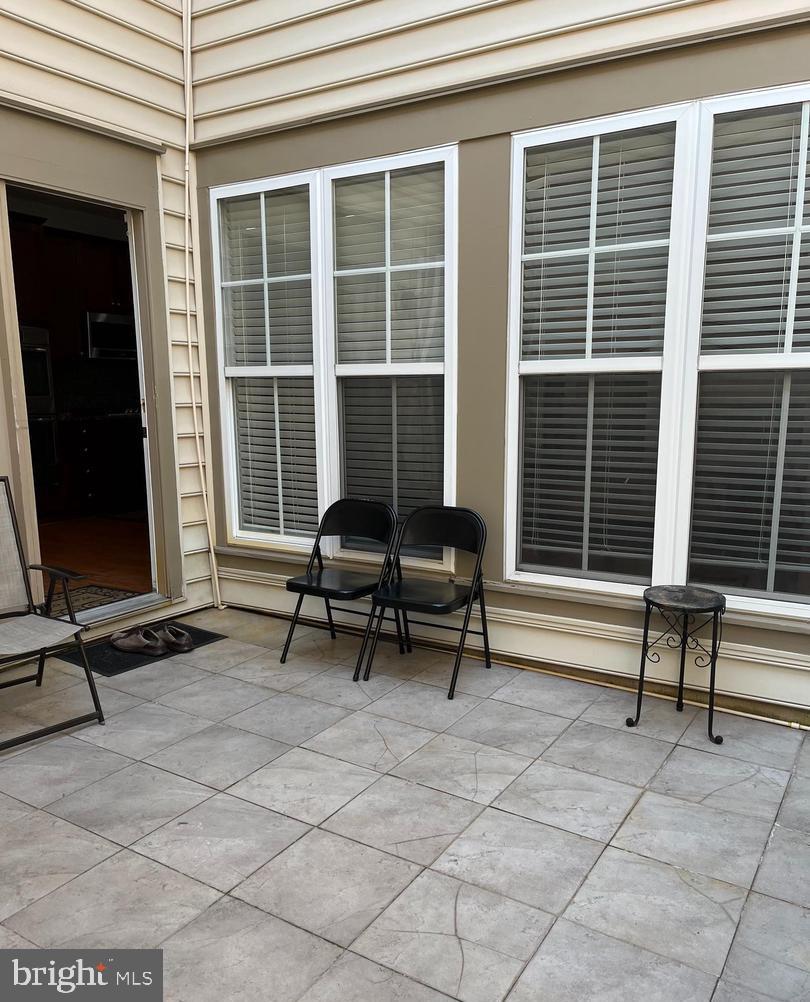 LORTON TOWN CNTR LANDBAY - Residential