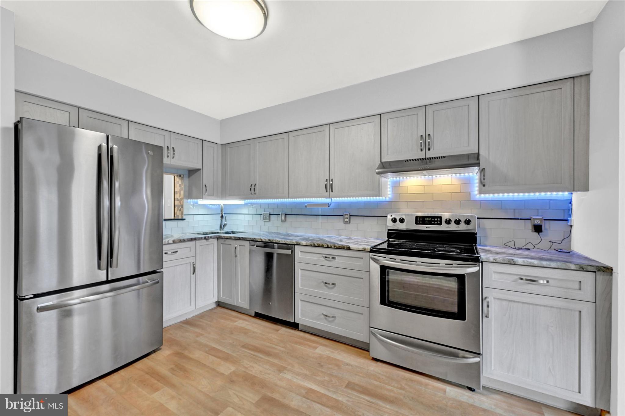 THE FALLS GARDEN - Residential