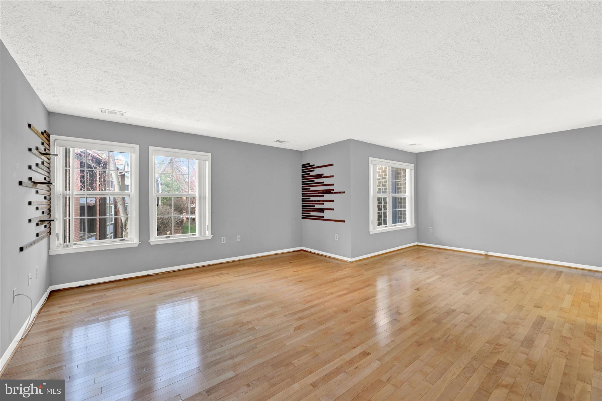 THE FALLS GARDEN - Residential