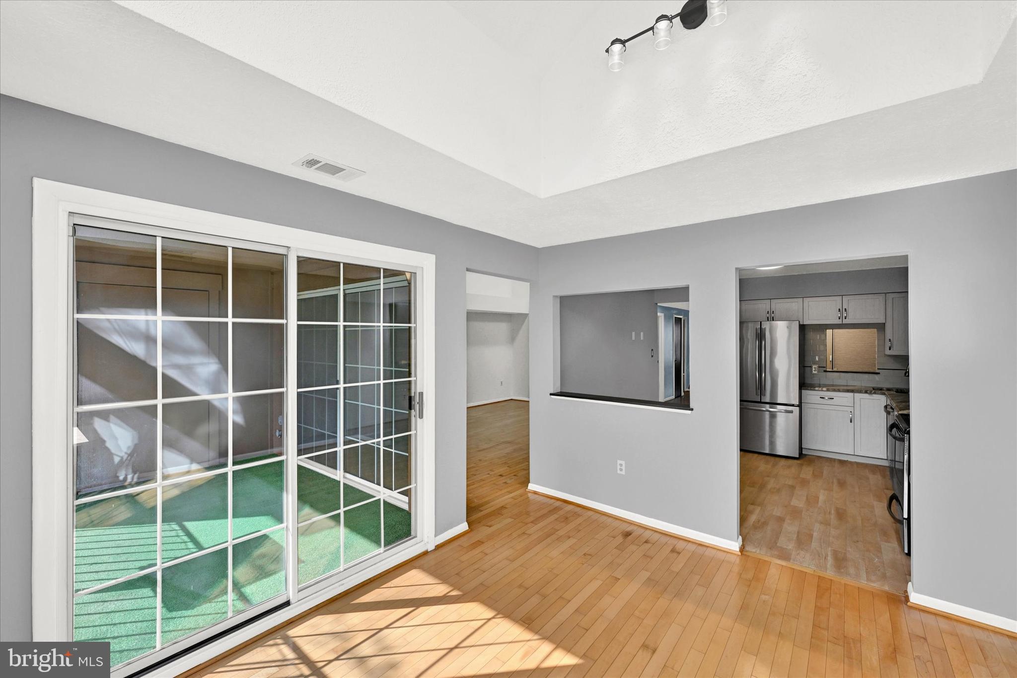 THE FALLS GARDEN - Residential