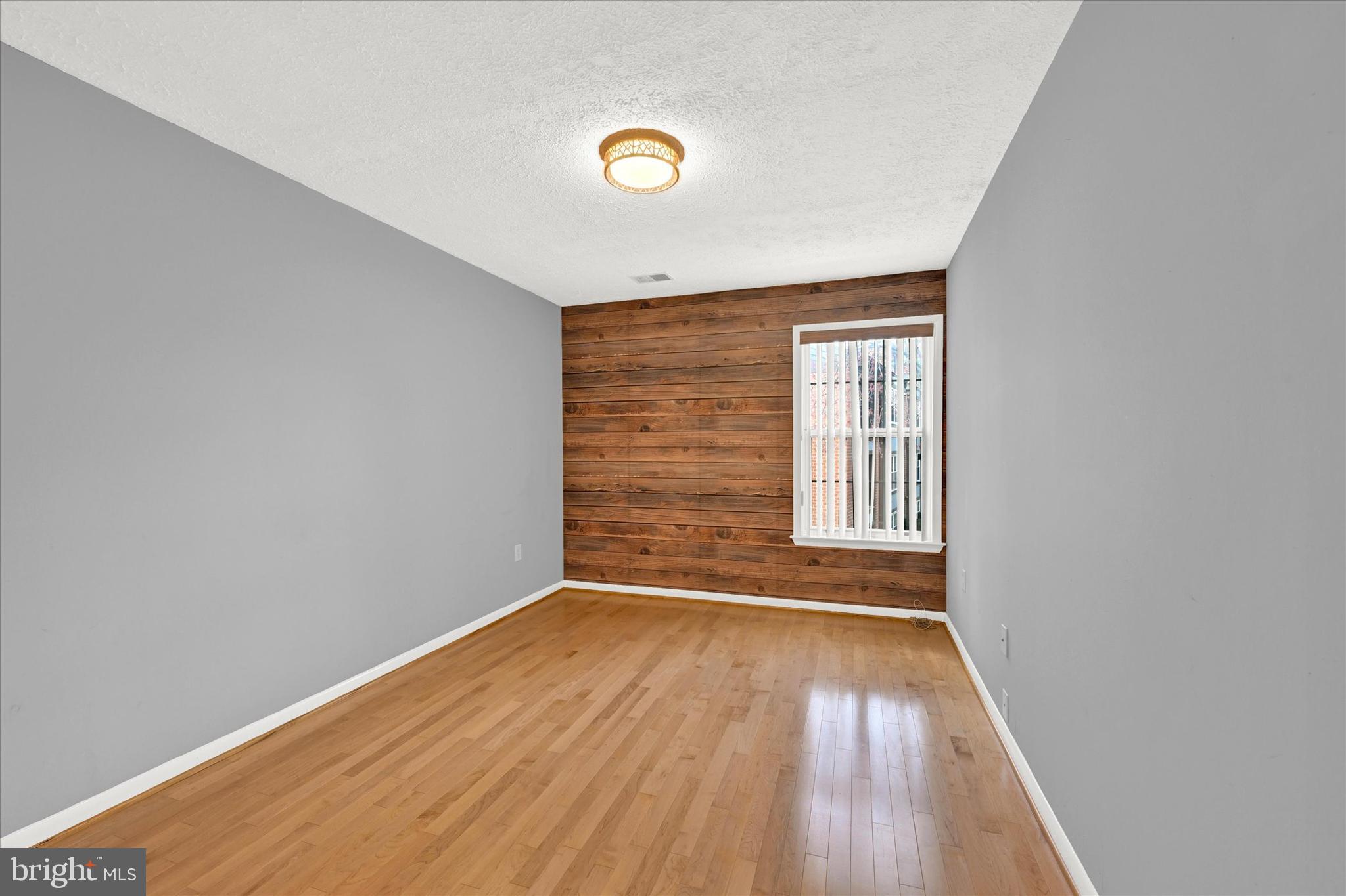 THE FALLS GARDEN - Residential