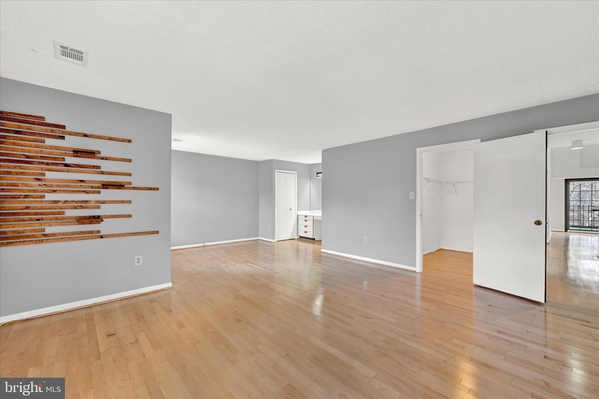 THE FALLS GARDEN - Residential