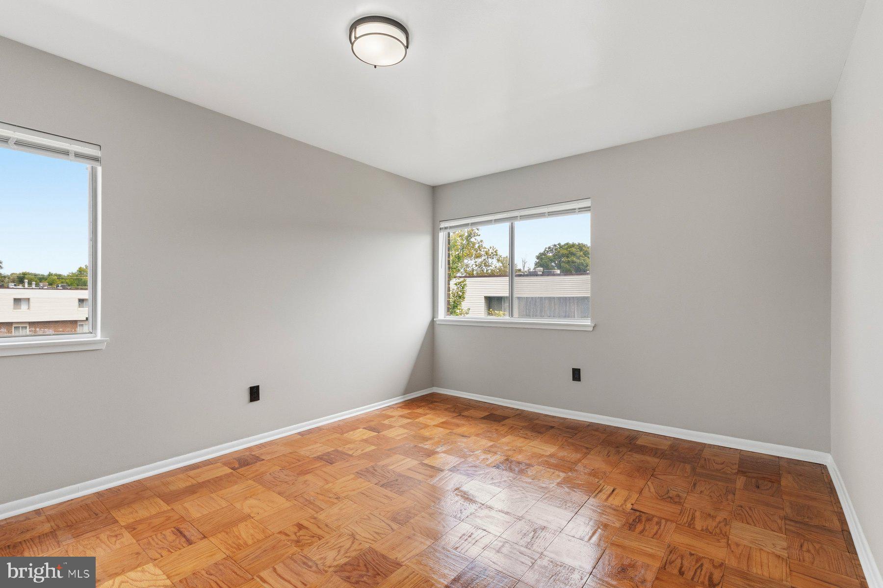 10222 PRINCE PLACE 11-202