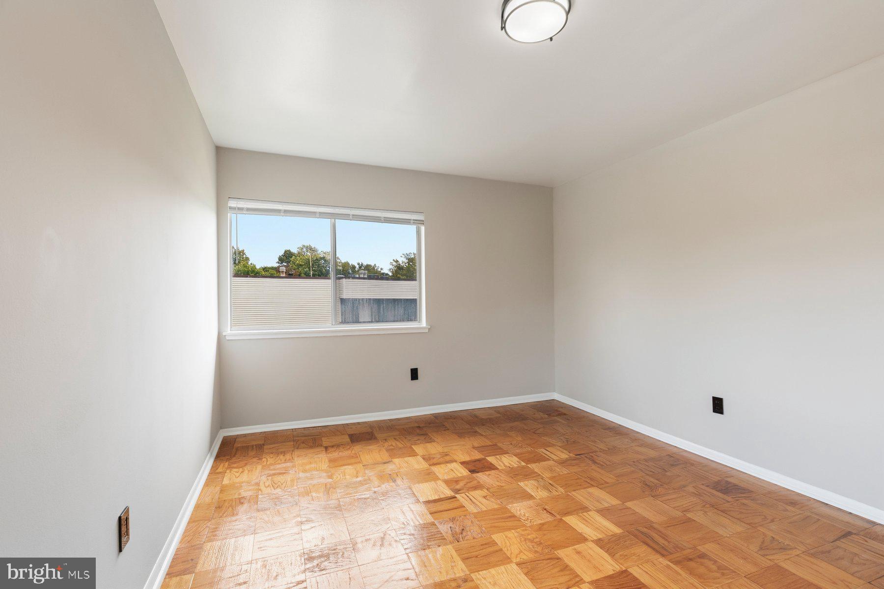 10222 PRINCE PLACE 11-202