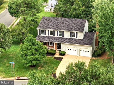 Photo of 300 Helen Court, STERLING, VA 20164 (MLS # VALO2136498)