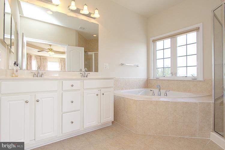 LANSDOWNE ON THE POTOMAC - Residential Lease