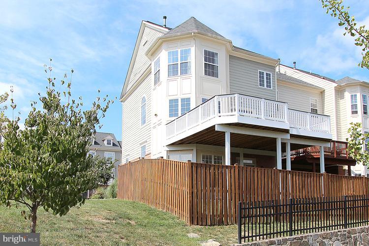 LANSDOWNE ON THE POTOMAC - Residential Lease