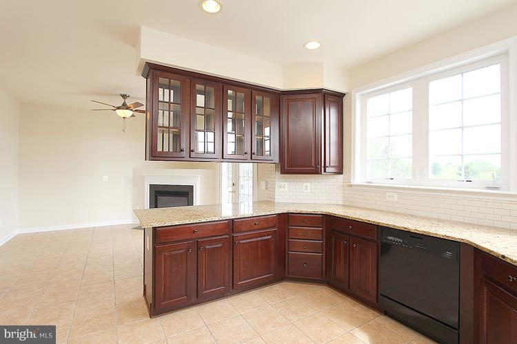 LANSDOWNE ON THE POTOMAC - Residential Lease