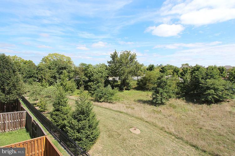 LANSDOWNE ON THE POTOMAC - Residential Lease