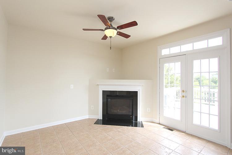 LANSDOWNE ON THE POTOMAC - Residential Lease