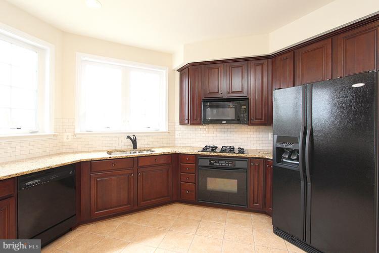 LANSDOWNE ON THE POTOMAC - Residential Lease