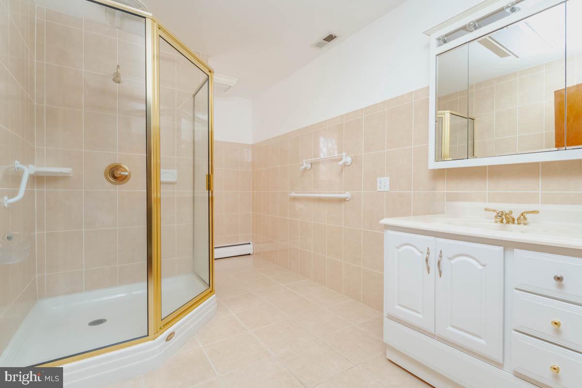 CARROLL MANOR - Residential