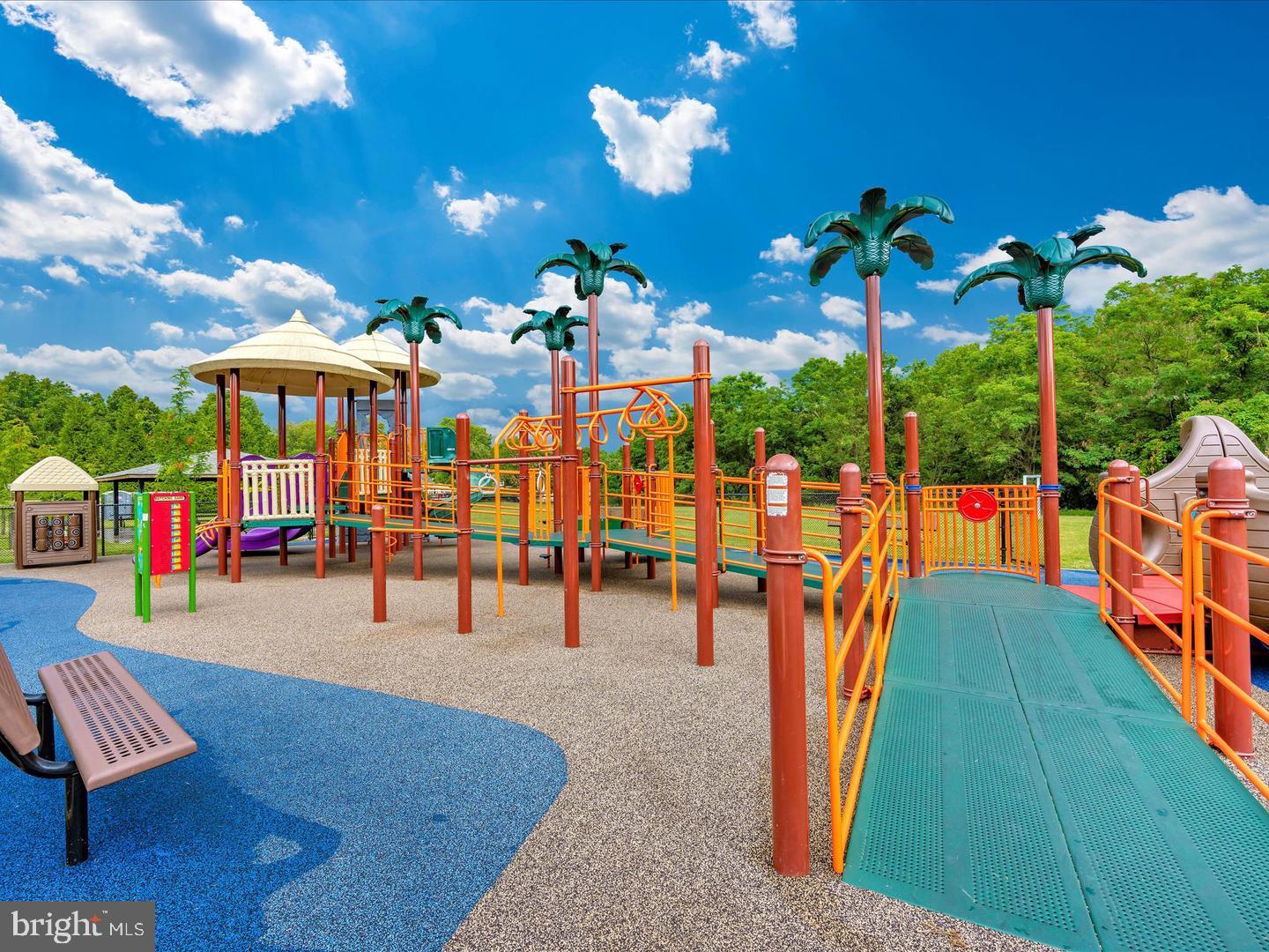 SHADOW OAK - Residential