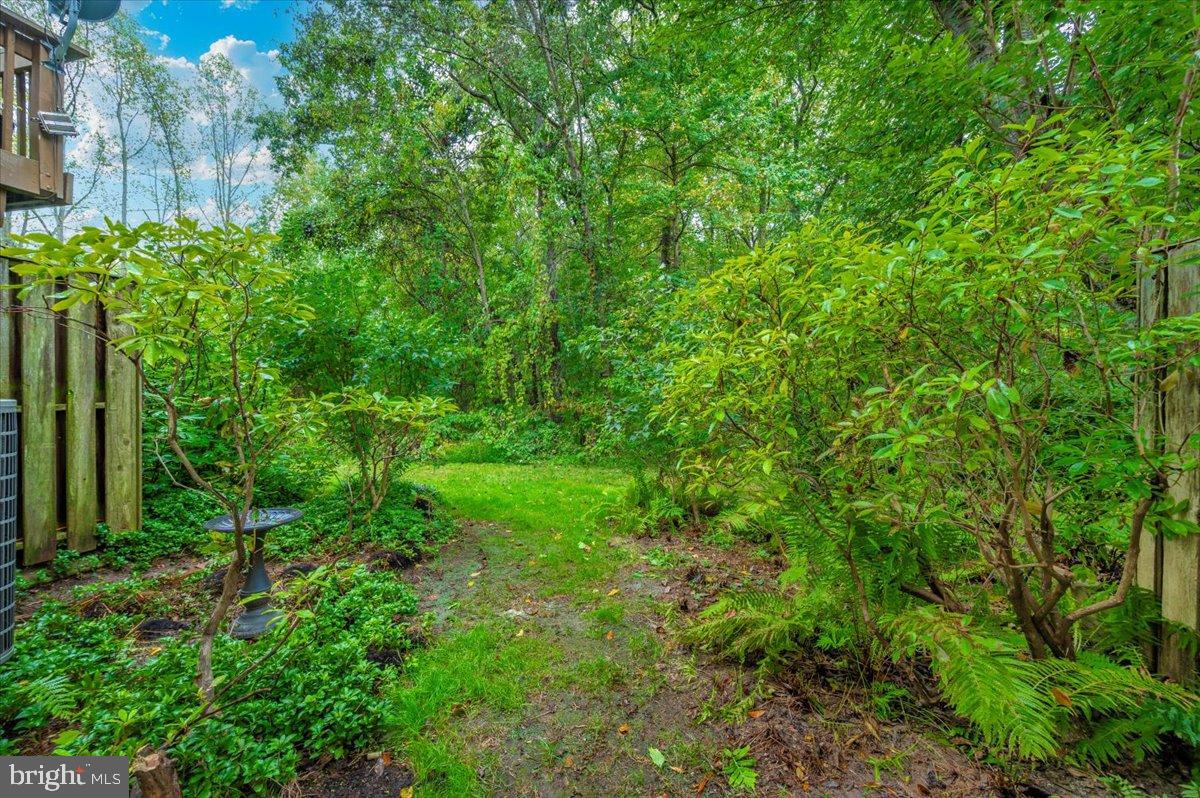 SHADOW OAK - Residential