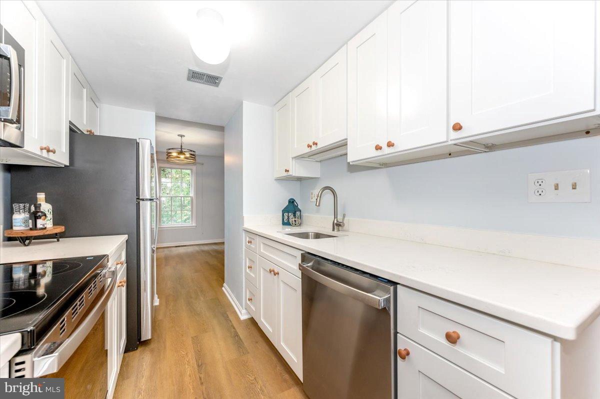 SHADOW OAK - Residential