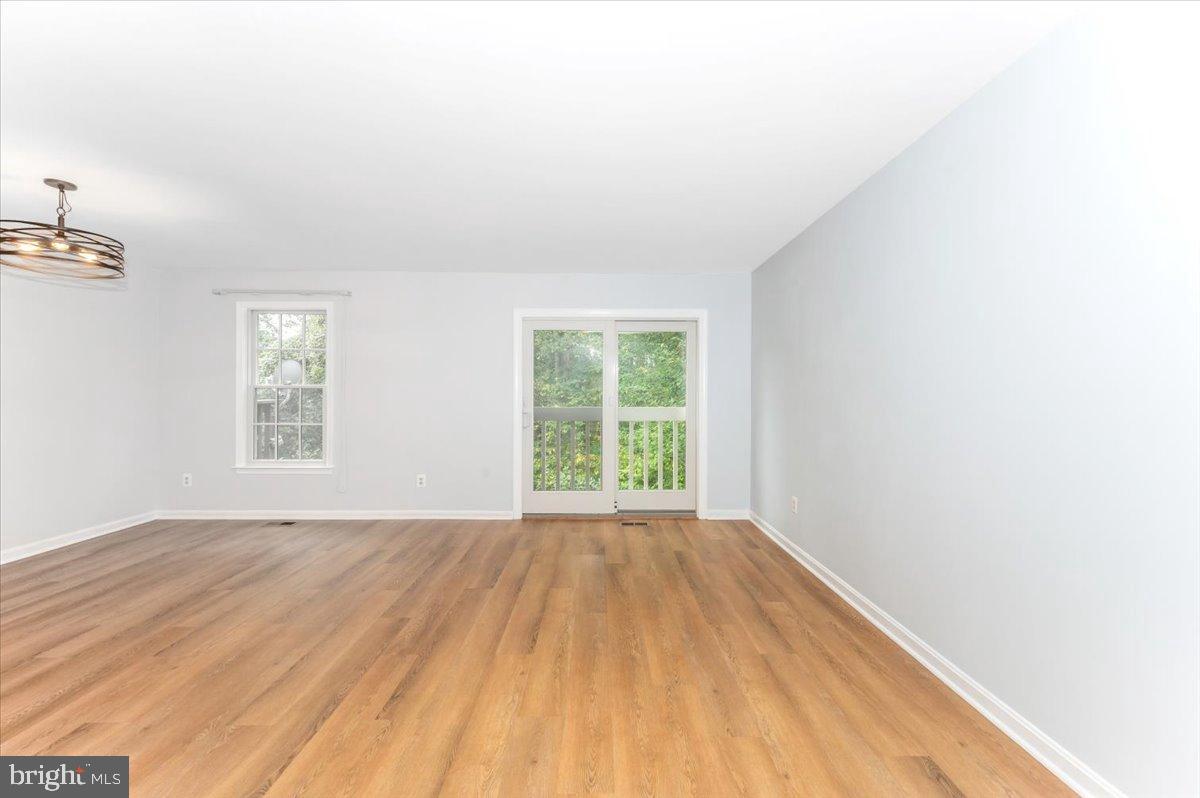 SHADOW OAK - Residential