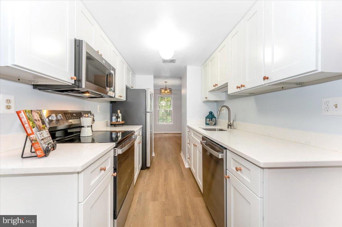 SHADOW OAK - Residential