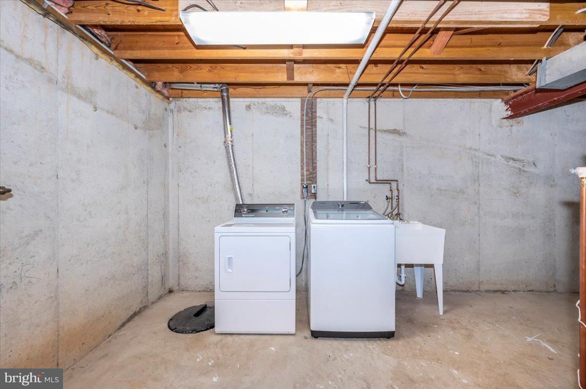 SHADOW OAK - Residential