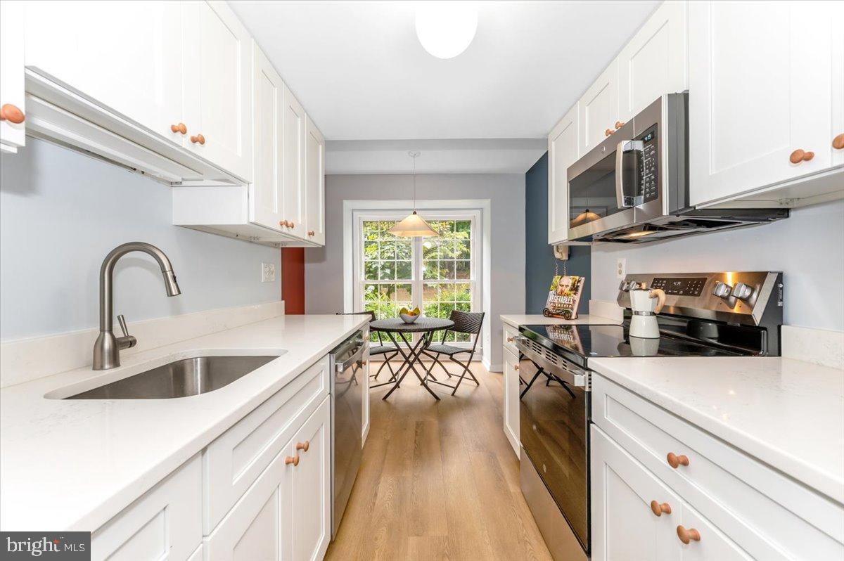 SHADOW OAK - Residential