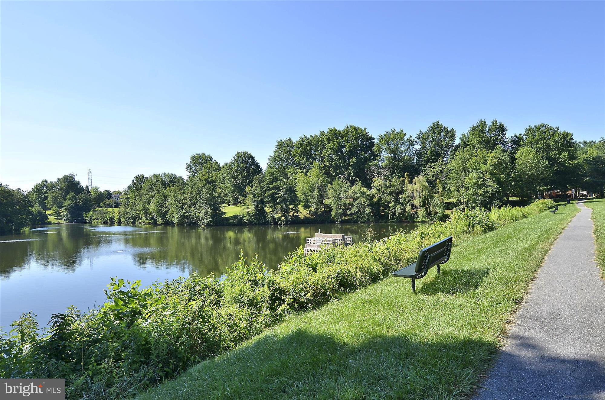 SHADOW OAK - Residential
