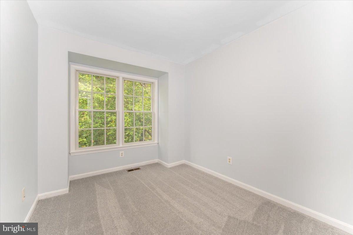 SHADOW OAK - Residential