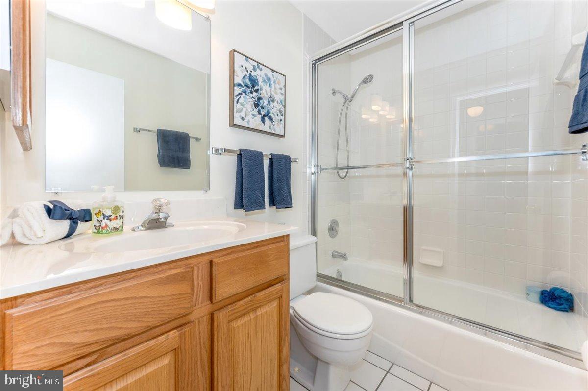 SHADOW OAK - Residential