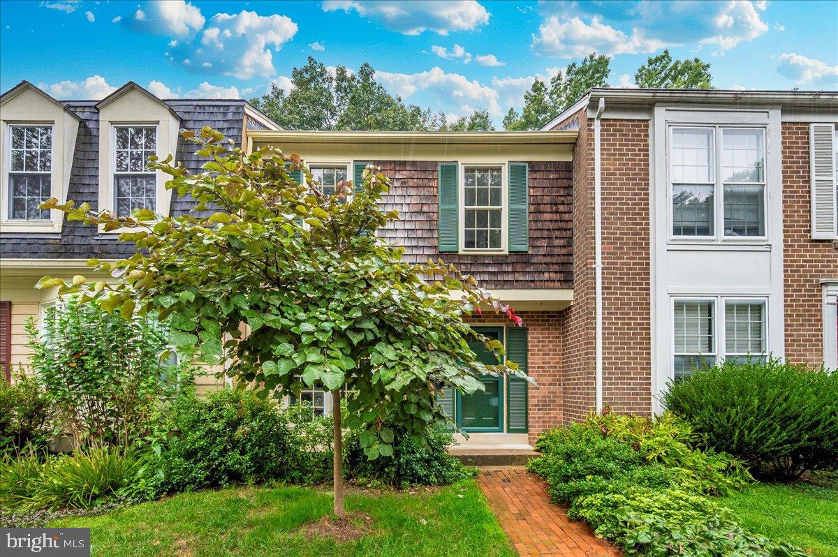 SHADOW OAK - Residential