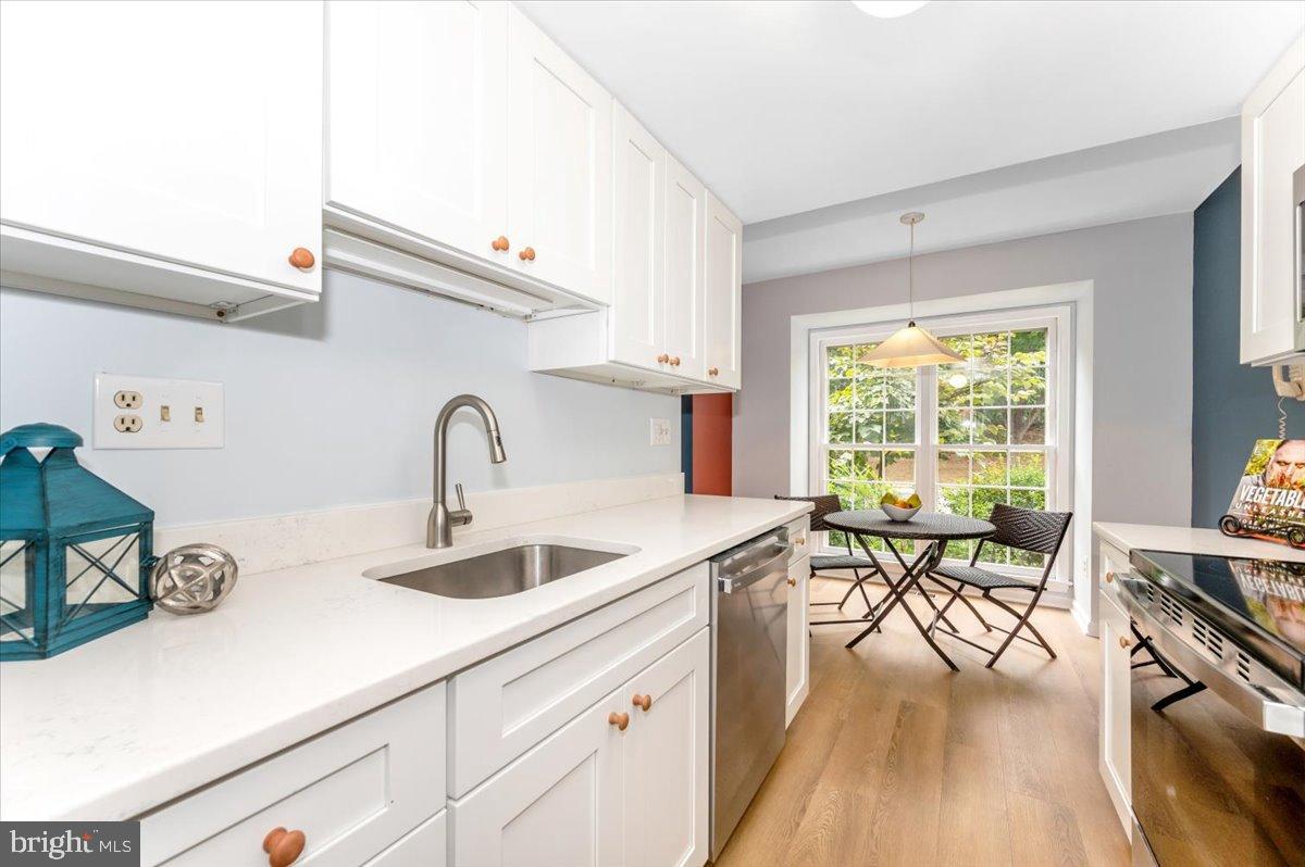 SHADOW OAK - Residential