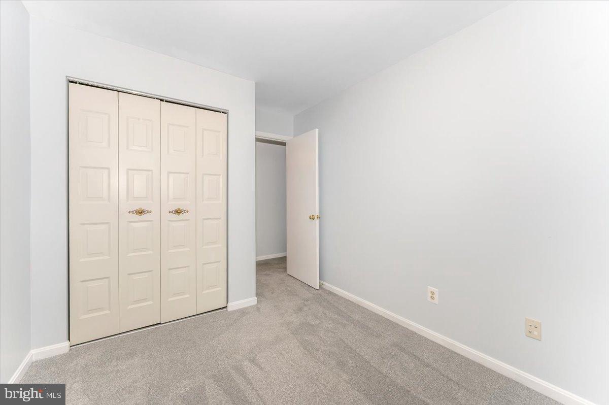 SHADOW OAK - Residential