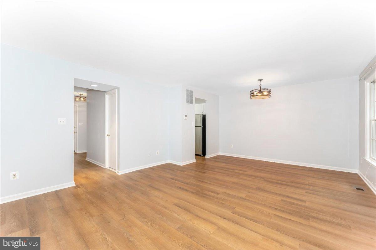 SHADOW OAK - Residential