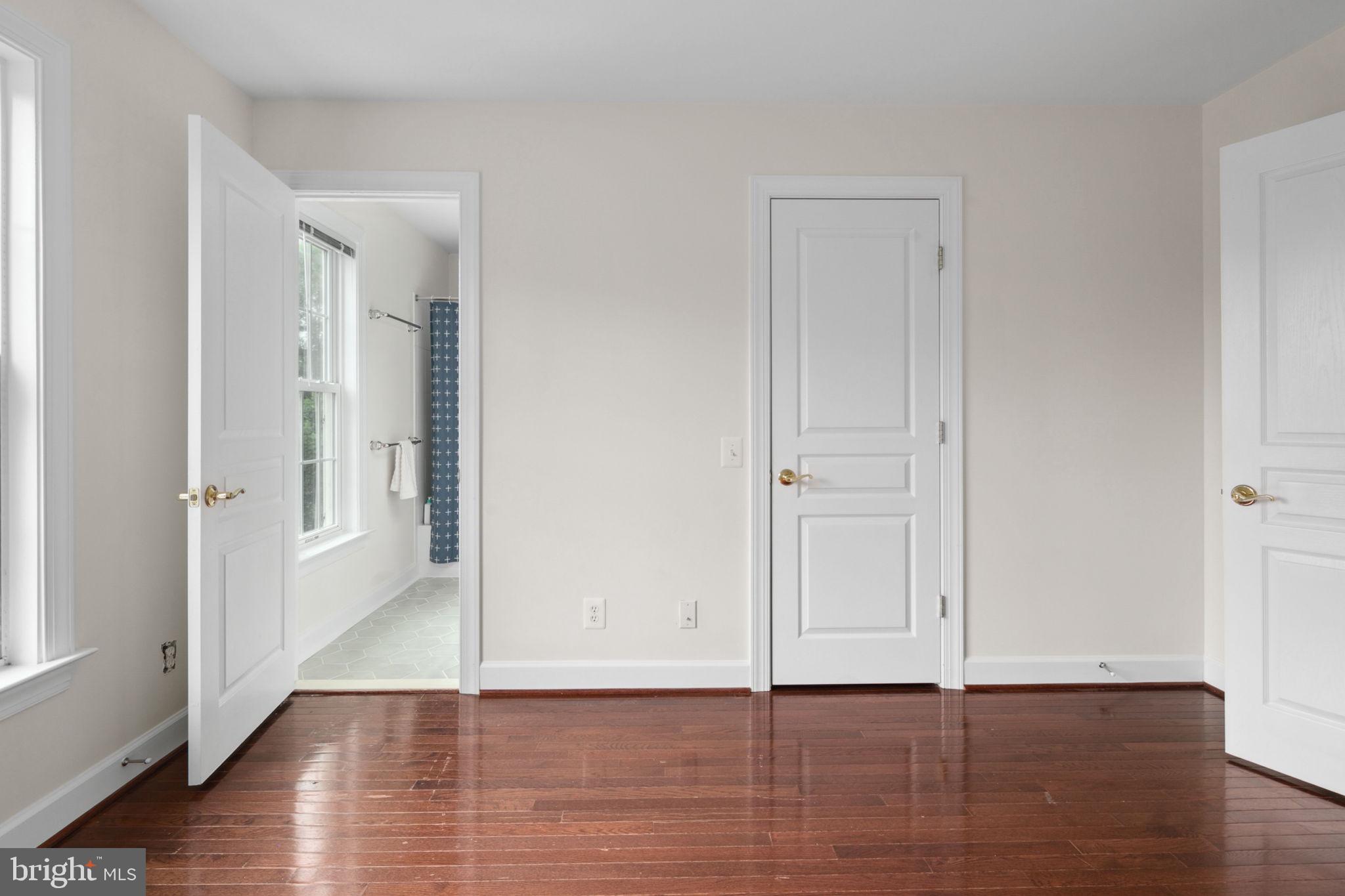 RED CEDAR - Residential