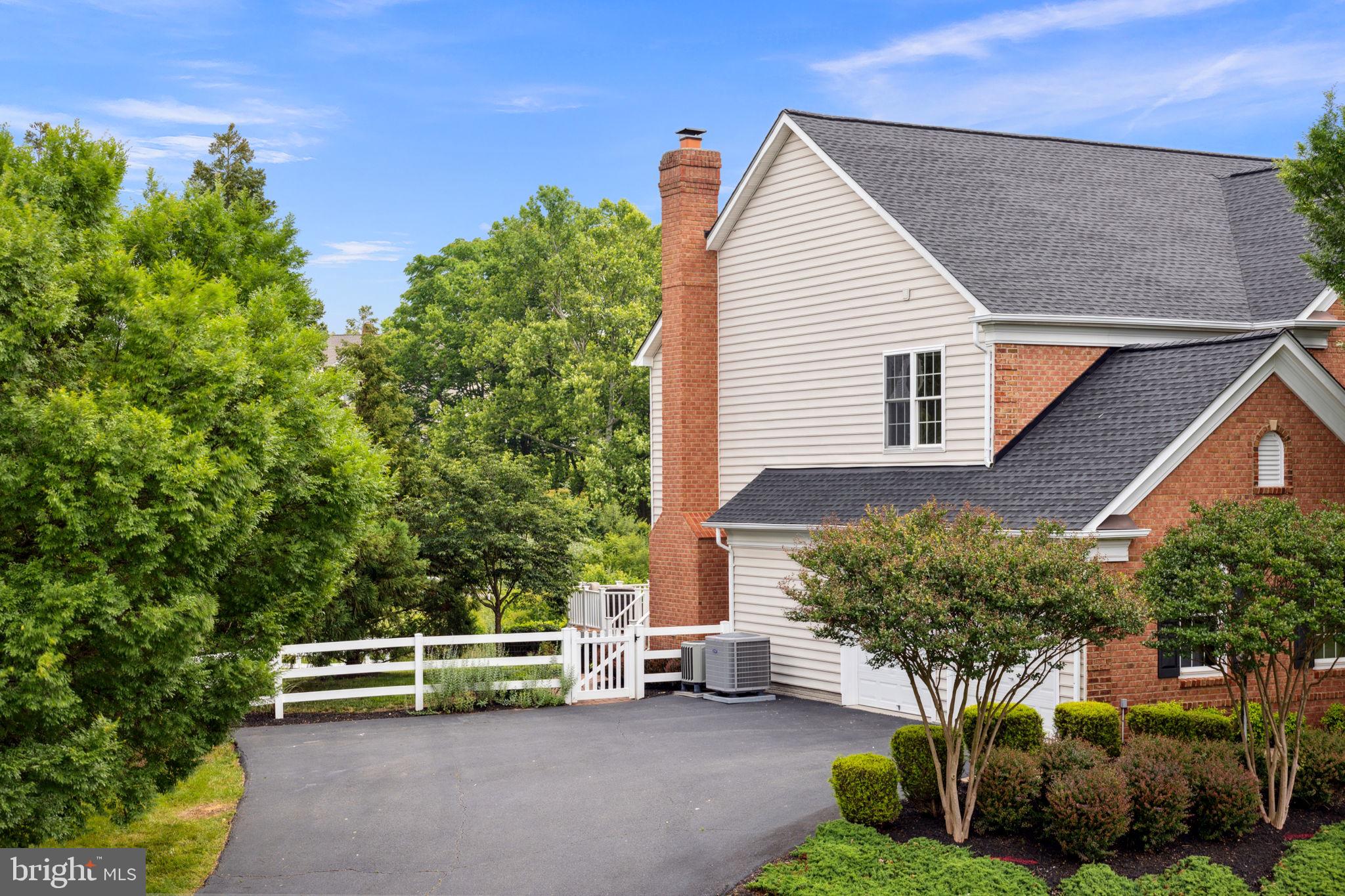 RED CEDAR - Residential