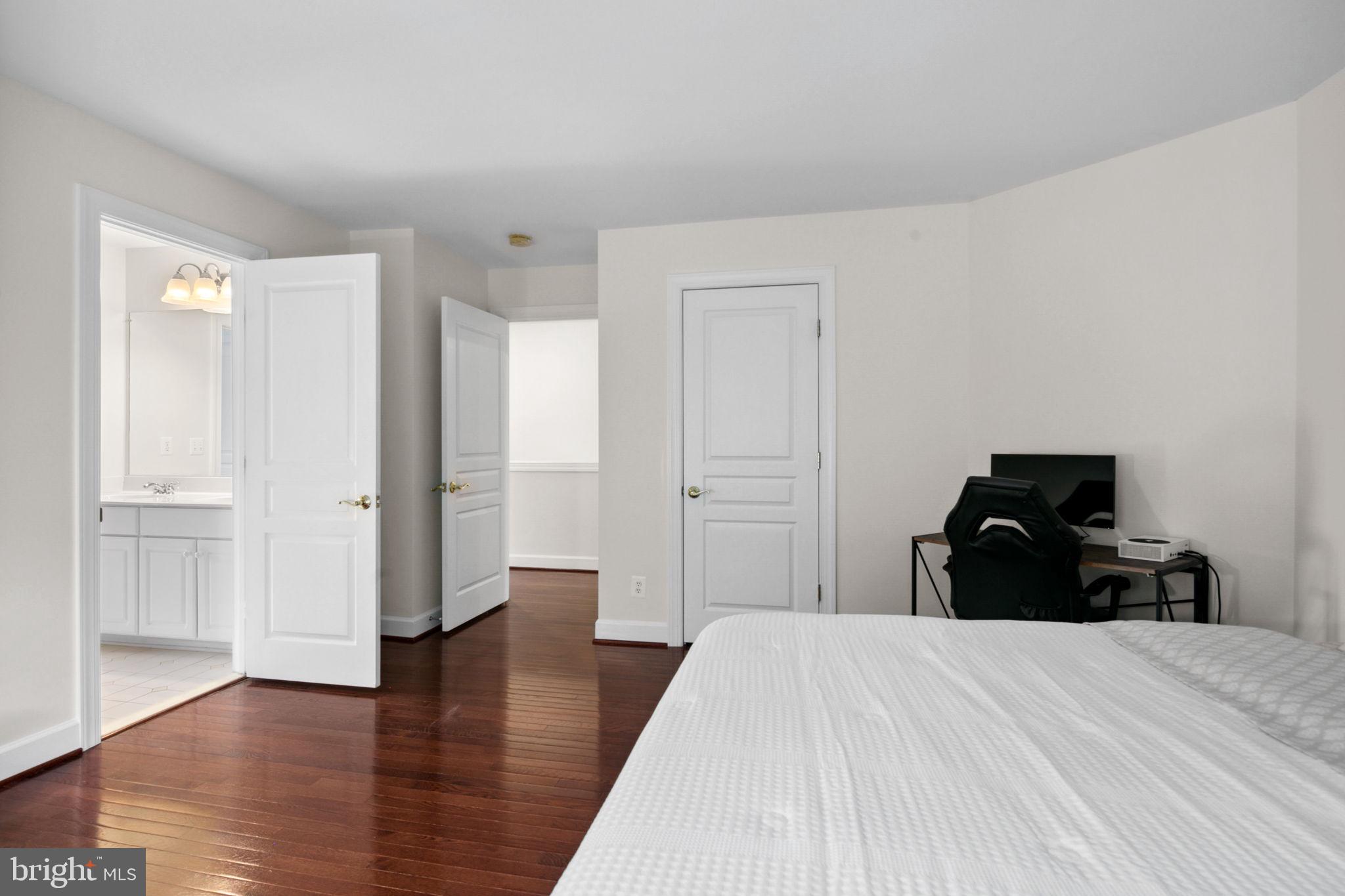 RED CEDAR - Residential