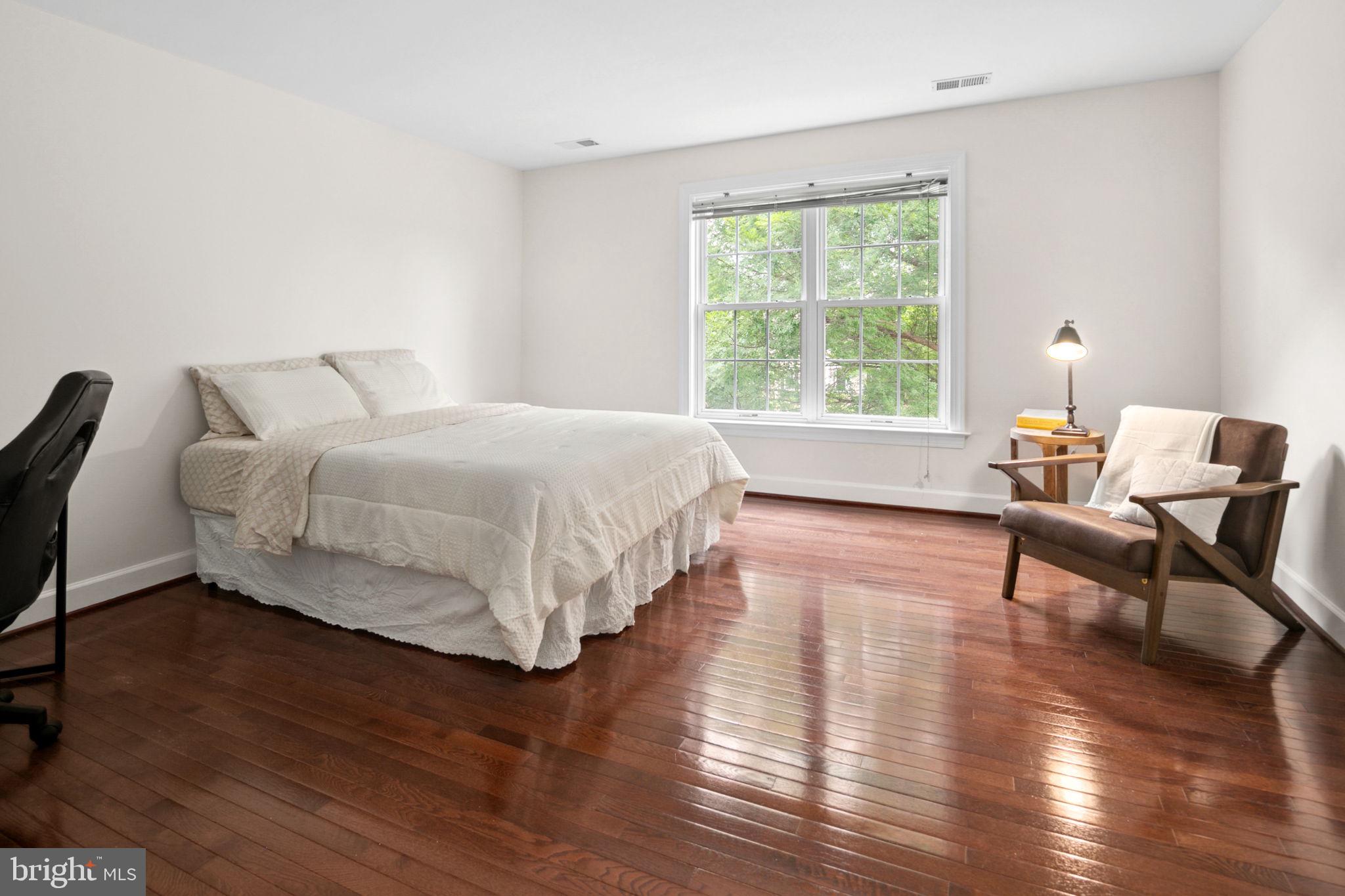 RED CEDAR - Residential