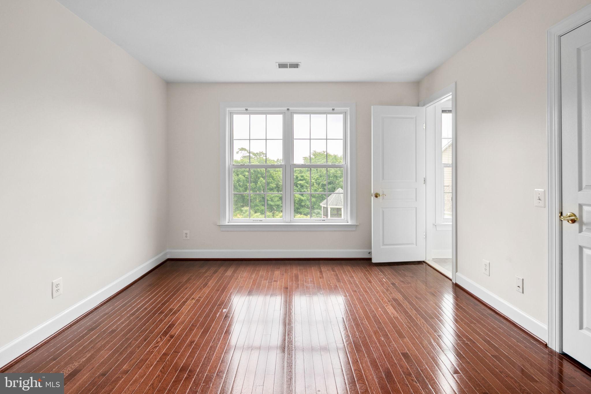 RED CEDAR - Residential