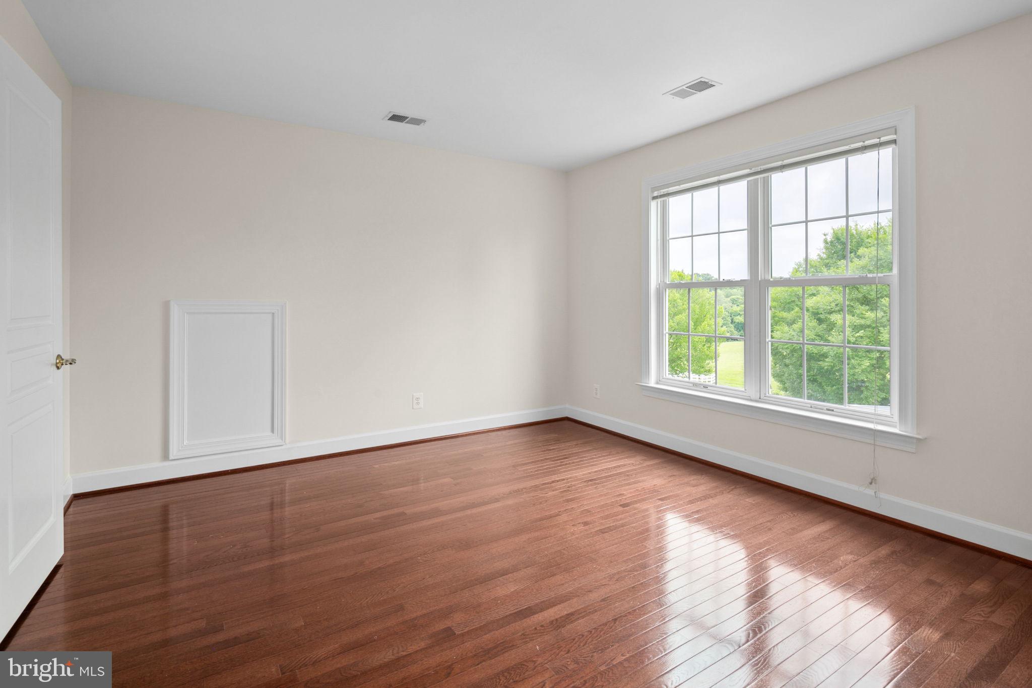 RED CEDAR - Residential