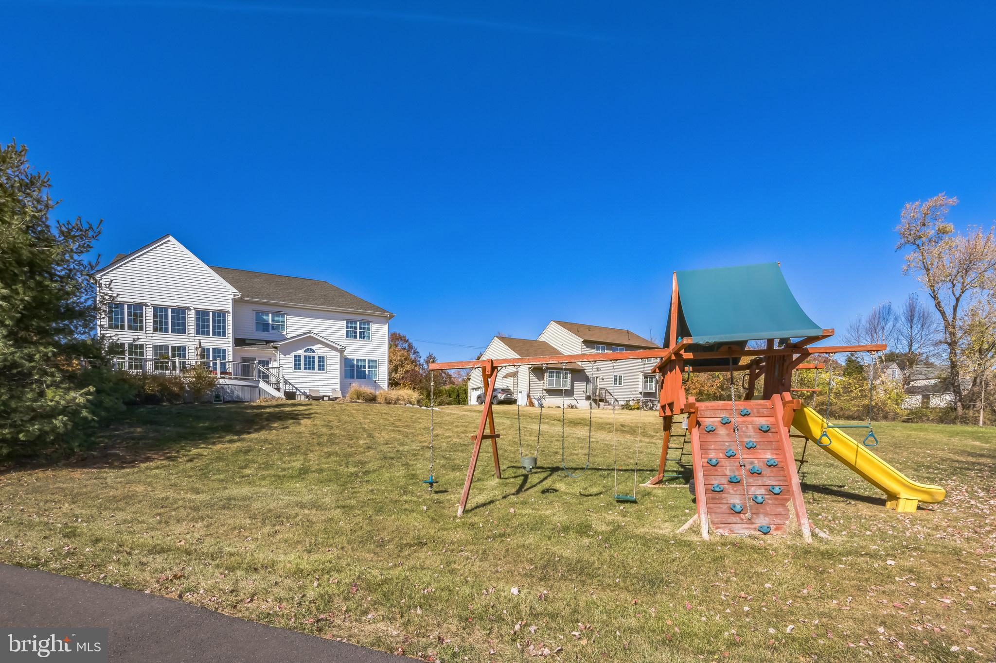 WARRINGTON MEADOWS - Residential