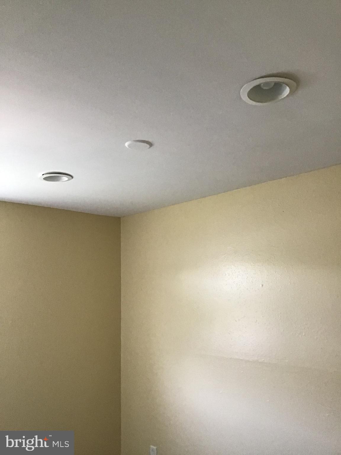 IVERSON MEWS CONDOMINIUM - Residential Lease