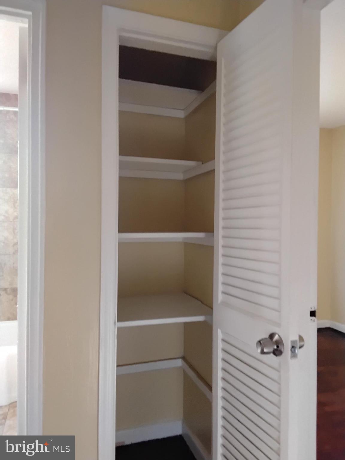 IVERSON MEWS CONDOMINIUM - Residential Lease