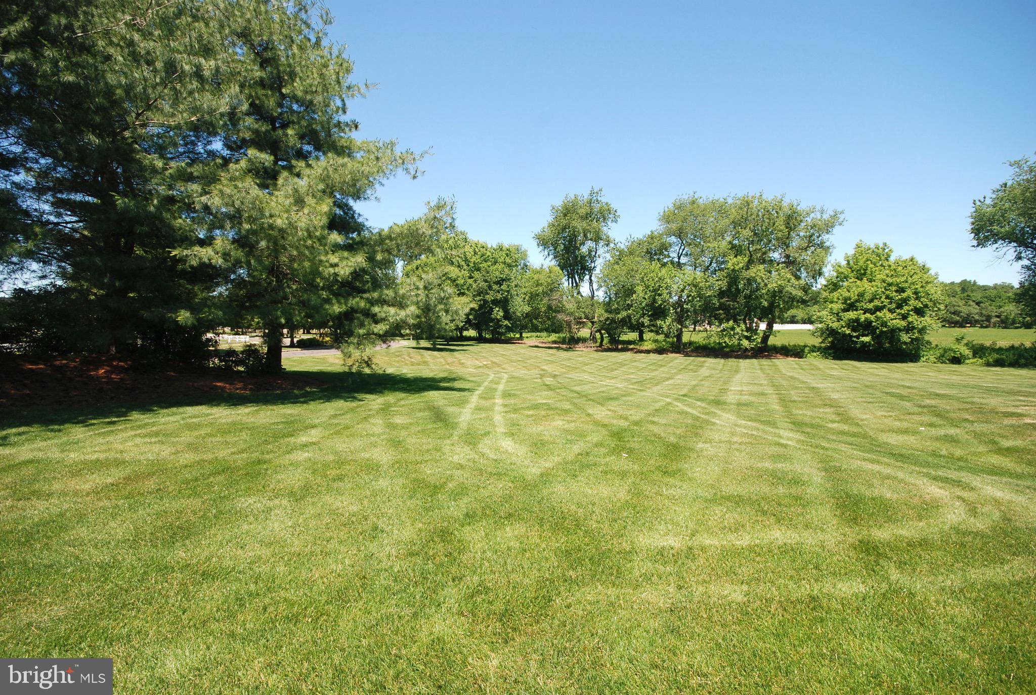 1 MAYFAIRE CIRCLE