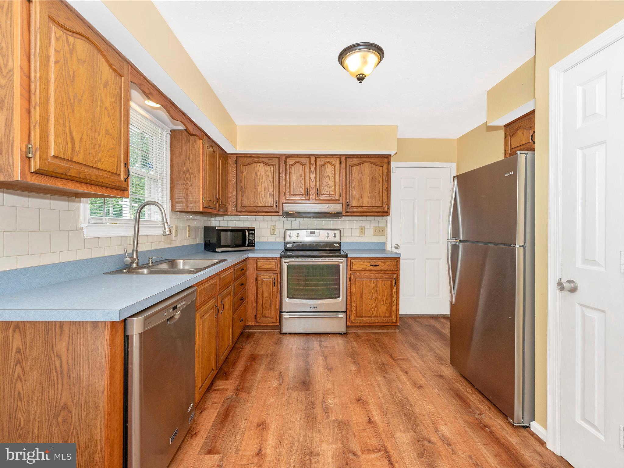 ROLLING HILLS - Residential