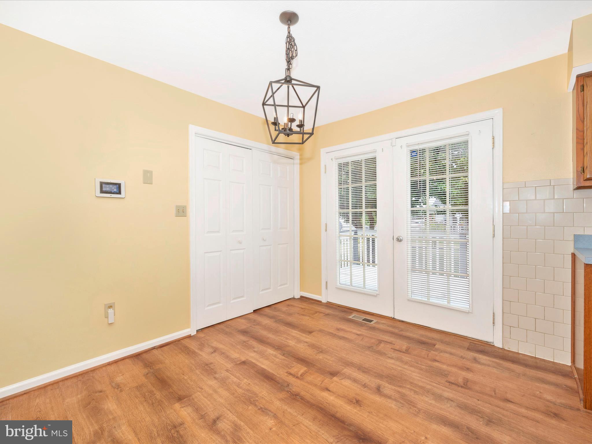 ROLLING HILLS - Residential