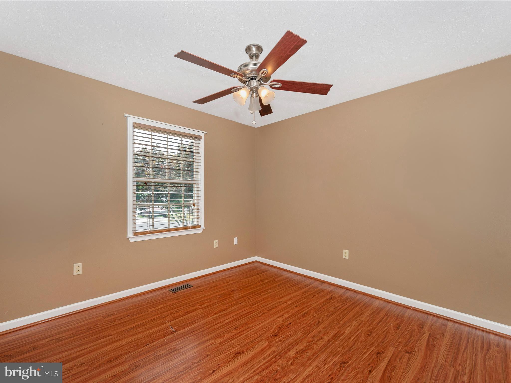 ROLLING HILLS - Residential