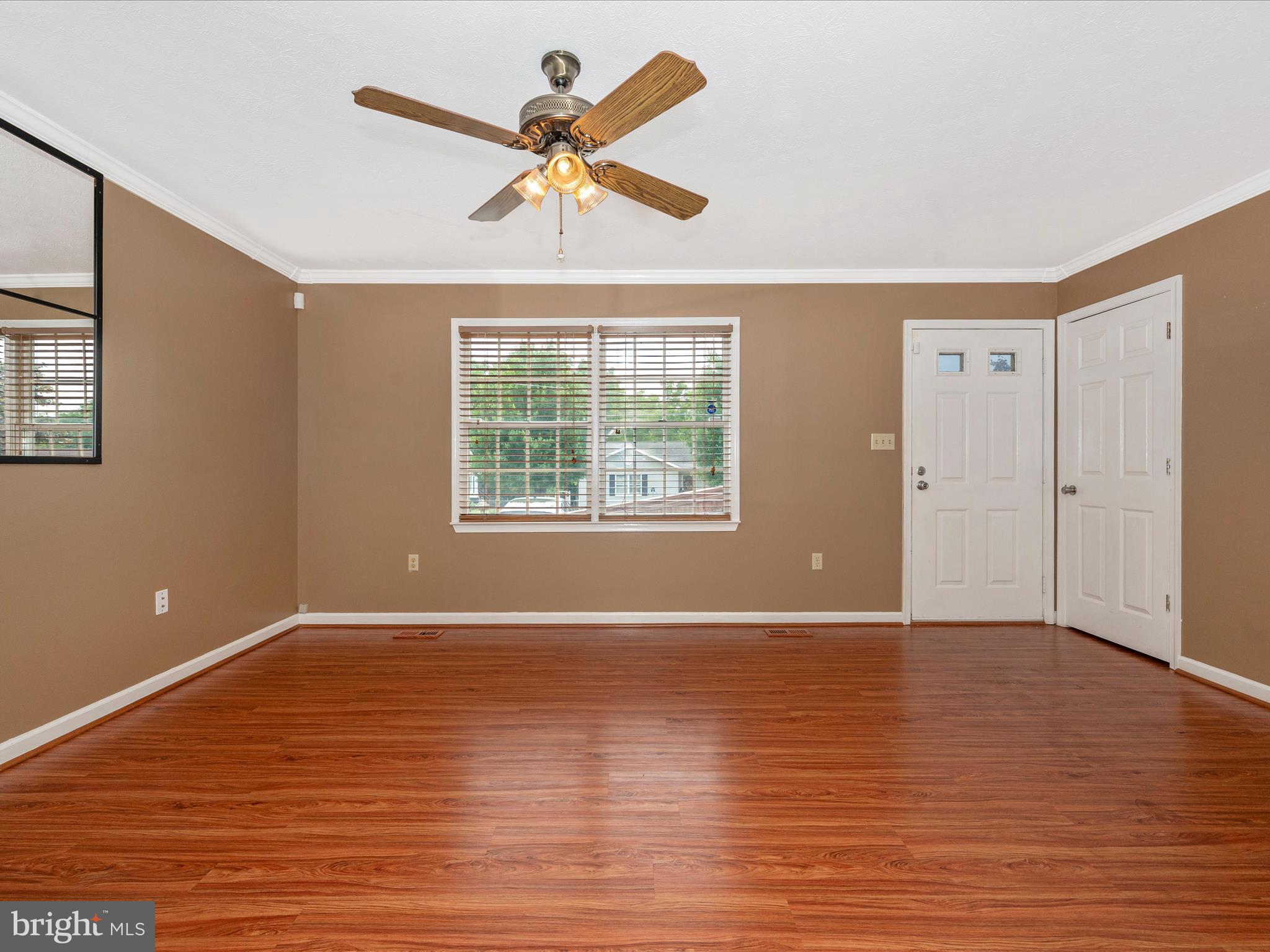 ROLLING HILLS - Residential