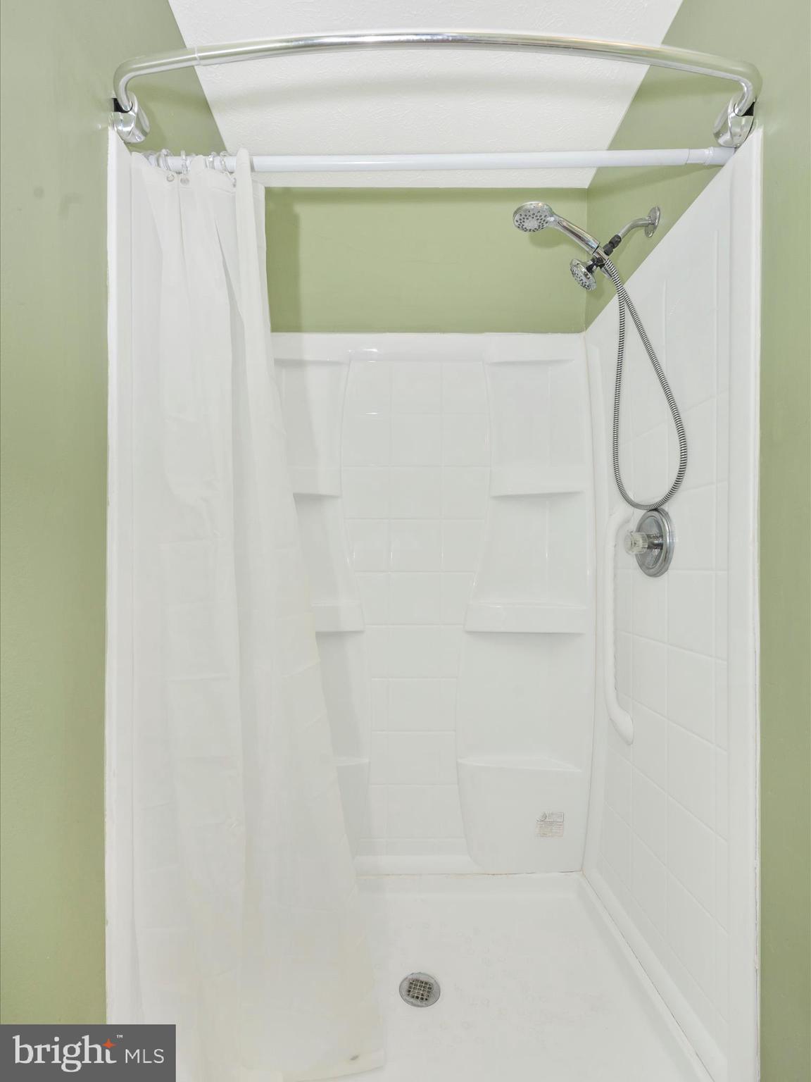 ROLLING HILLS - Residential